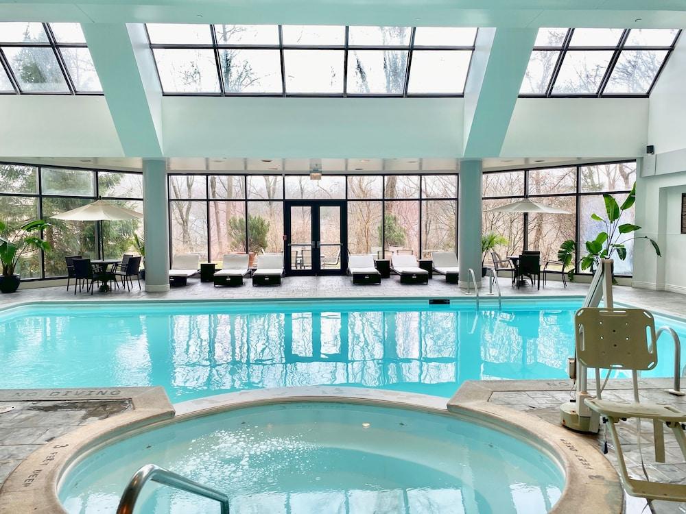 Hilton East Brunswick