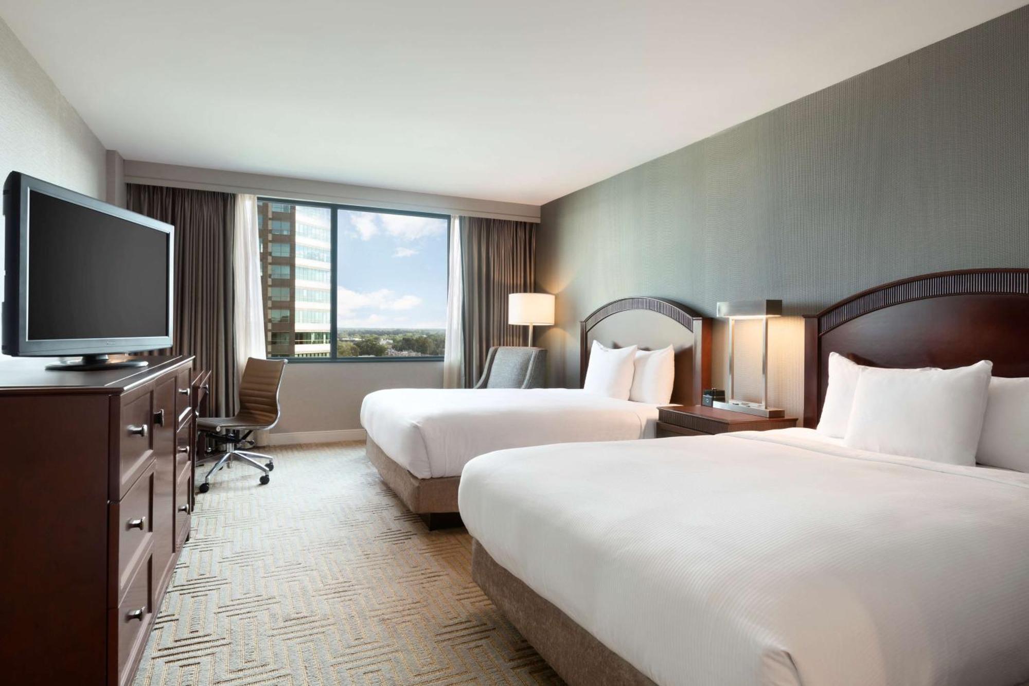Hilton Hotel 4*