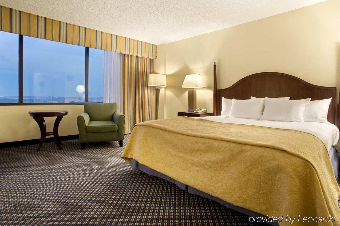 Hilton East Brunswick