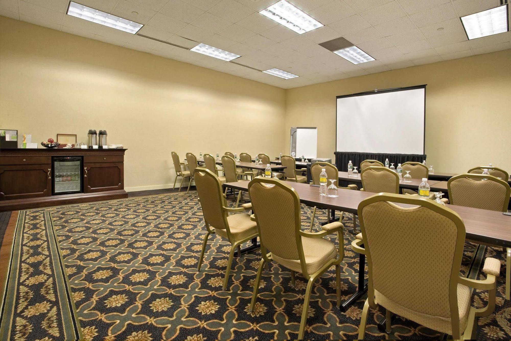 Hilton 4* East Brunswick